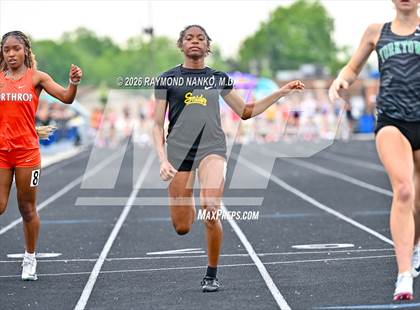 Thumbnail 3 in IHSAA Regional 3 (100 Meter) photogallery.