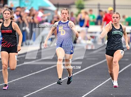 Thumbnail 1 in IHSAA Regional 3 (100 Meter) photogallery.