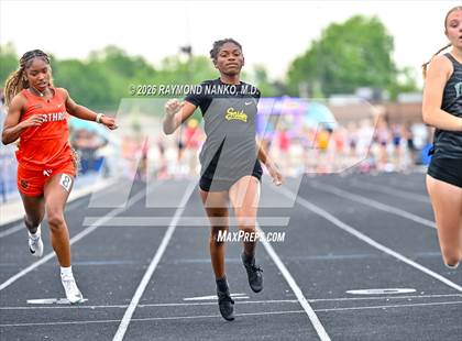 Thumbnail 1 in IHSAA Regional 3 (100 Meter) photogallery.