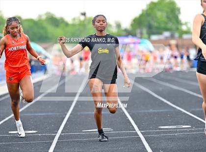 Thumbnail 3 in IHSAA Regional 3 (100 Meter) photogallery.