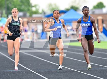 Thumbnail 2 in IHSAA Regional 3 (100 Meter) photogallery.