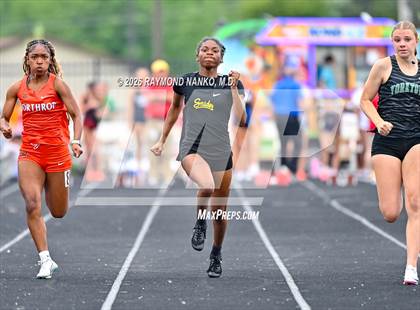 Thumbnail 3 in IHSAA Regional 3 (100 Meter) photogallery.