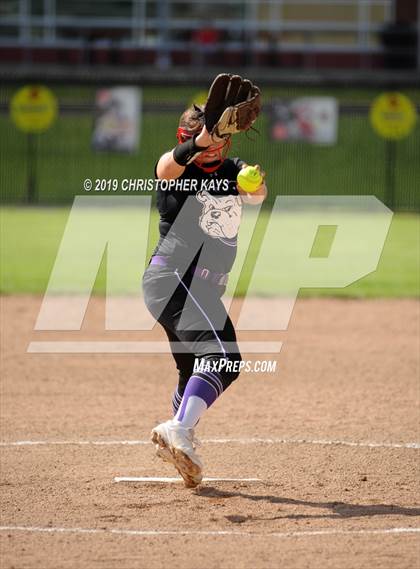 Thumbnail 1 in Harrisburg vs. Trico (IHSA 2A Sectional Semifinal) photogallery.