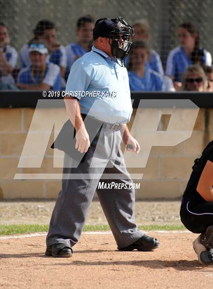 Thumbnail 2 in Harrisburg vs. Trico (IHSA 2A Sectional Semifinal) photogallery.