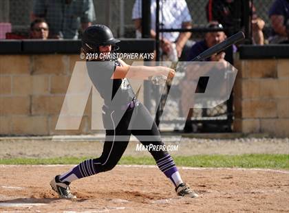 Thumbnail 2 in Harrisburg vs. Trico (IHSA 2A Sectional Semifinal) photogallery.