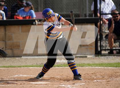 Thumbnail 2 in Harrisburg vs. Trico (IHSA 2A Sectional Semifinal) photogallery.