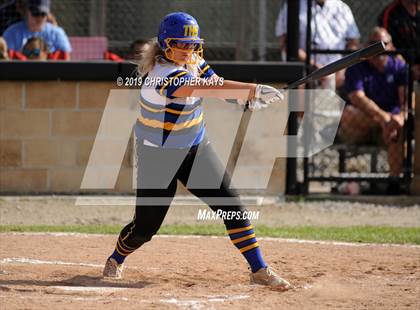 Thumbnail 1 in Harrisburg vs. Trico (IHSA 2A Sectional Semifinal) photogallery.