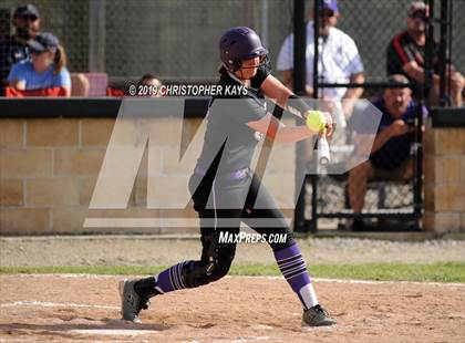 Thumbnail 2 in Harrisburg vs. Trico (IHSA 2A Sectional Semifinal) photogallery.