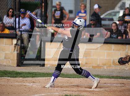 Thumbnail 2 in Harrisburg vs. Trico (IHSA 2A Sectional Semifinal) photogallery.