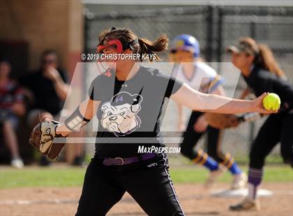 Thumbnail 1 in Harrisburg vs. Trico (IHSA 2A Sectional Semifinal) photogallery.
