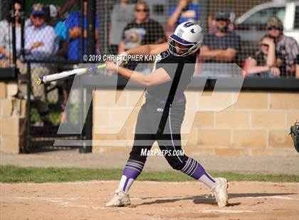 Thumbnail 2 in Harrisburg vs. Trico (IHSA 2A Sectional Semifinal) photogallery.