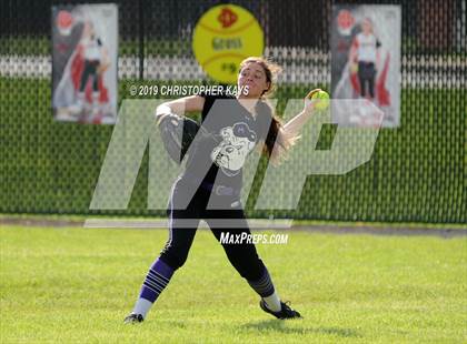 Thumbnail 1 in Harrisburg vs. Trico (IHSA 2A Sectional Semifinal) photogallery.