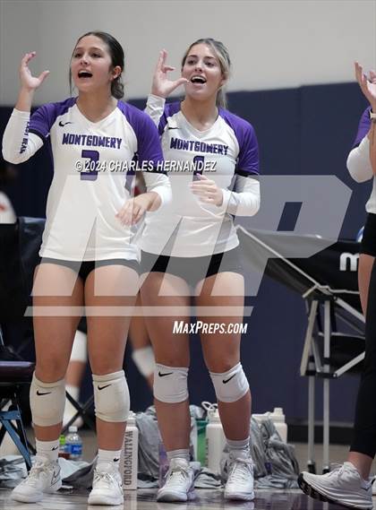 Thumbnail 1 in Montgomery vs. Oak Ridge (Legends Invitational) photogallery.
