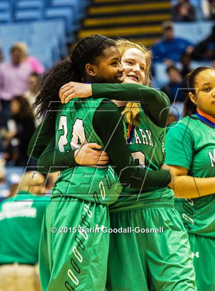 Thumbnail 1 in Southeast Raleigh vs. Myers Park (NCHSAA 4A Final) photogallery.