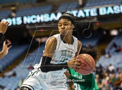 Thumbnail 1 in Southeast Raleigh vs. Myers Park (NCHSAA 4A Final) photogallery.