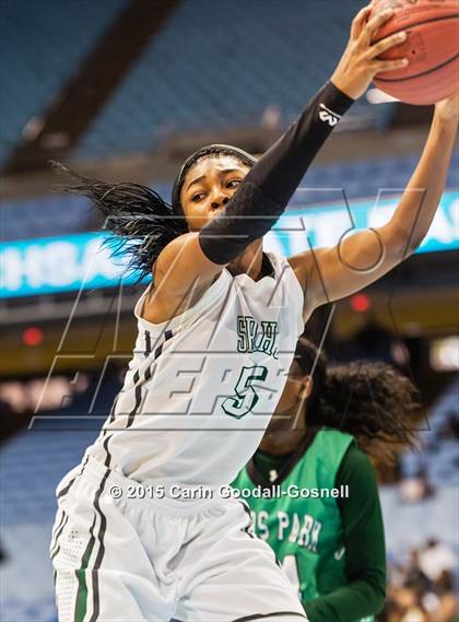 Thumbnail 3 in Southeast Raleigh vs. Myers Park (NCHSAA 4A Final) photogallery.