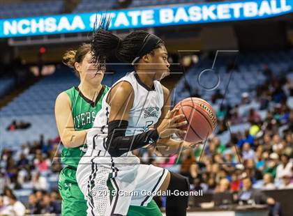 Thumbnail 2 in Southeast Raleigh vs. Myers Park (NCHSAA 4A Final) photogallery.