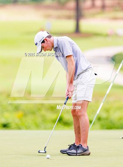 Thumbnail 1 in NCHSAA 4A Finals (Round 2) photogallery.