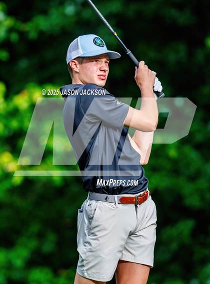 Thumbnail 1 in NCHSAA 4A Finals (Round 2) photogallery.