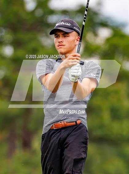 Thumbnail 3 in NCHSAA 4A Finals (Round 2) photogallery.