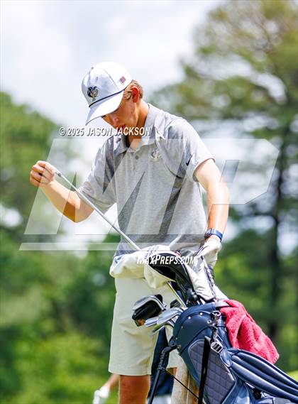 Thumbnail 1 in NCHSAA 4A Finals (Round 2) photogallery.