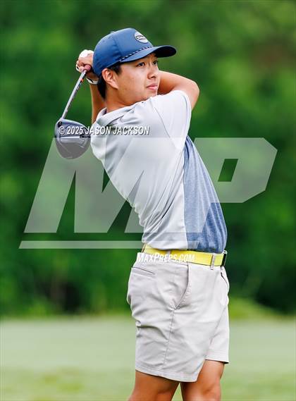 Thumbnail 1 in NCHSAA 4A Finals (Round 2) photogallery.