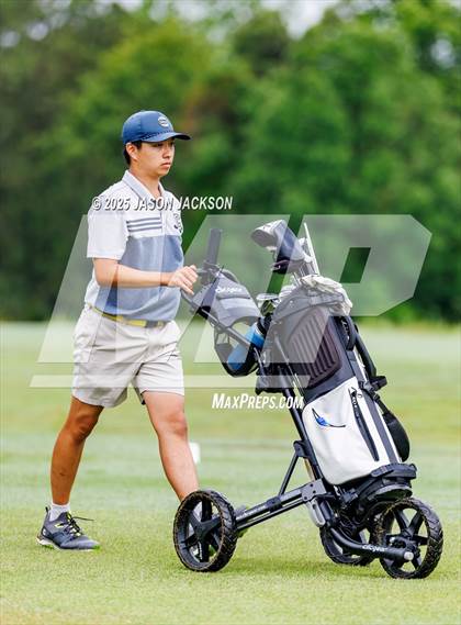 Thumbnail 1 in NCHSAA 4A Finals (Round 2) photogallery.
