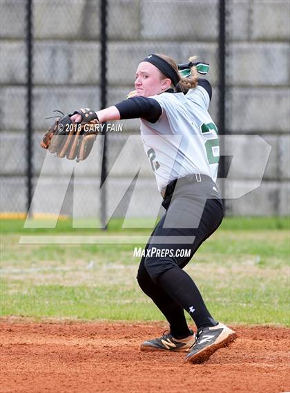 Thumbnail 3 in Grundy County vs Silverdale Academy photogallery.