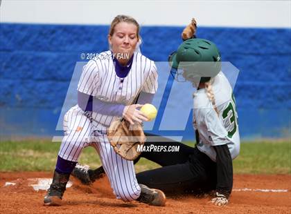 Thumbnail 2 in Grundy County vs Silverdale Academy photogallery.