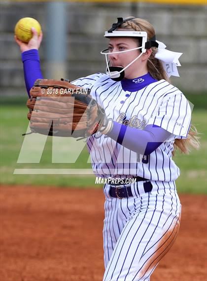 Thumbnail 3 in Grundy County vs Silverdale Academy photogallery.