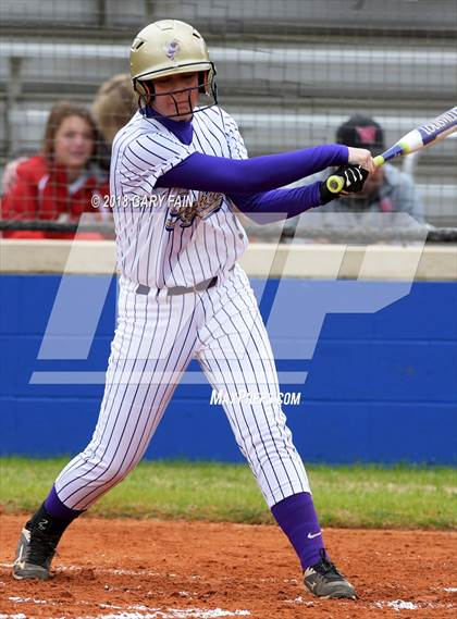 Thumbnail 3 in Grundy County vs Silverdale Academy photogallery.