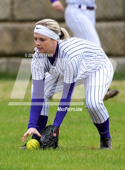 Thumbnail 2 in Grundy County vs Silverdale Academy photogallery.