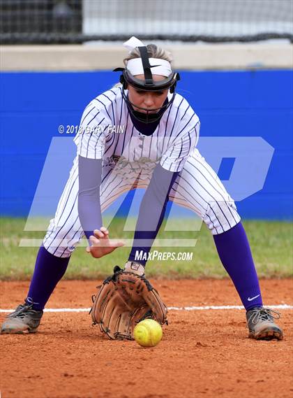 Thumbnail 1 in Grundy County vs Silverdale Academy photogallery.