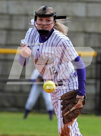 Thumbnail 3 in Grundy County vs Silverdale Academy photogallery.