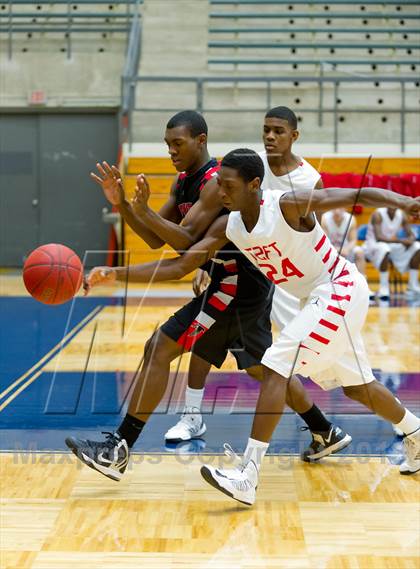 Thumbnail 3 in Stevens @ Taft photogallery.