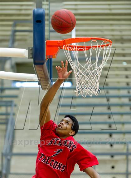 Thumbnail 1 in Stevens @ Taft photogallery.