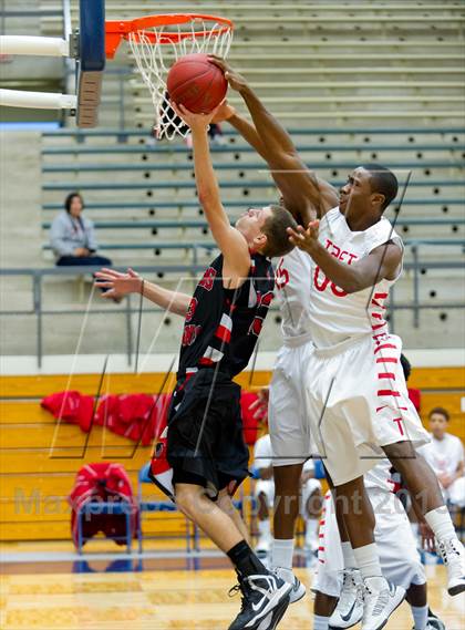 Thumbnail 1 in Stevens @ Taft photogallery.