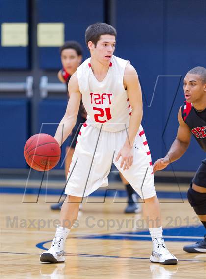 Thumbnail 3 in Stevens @ Taft photogallery.