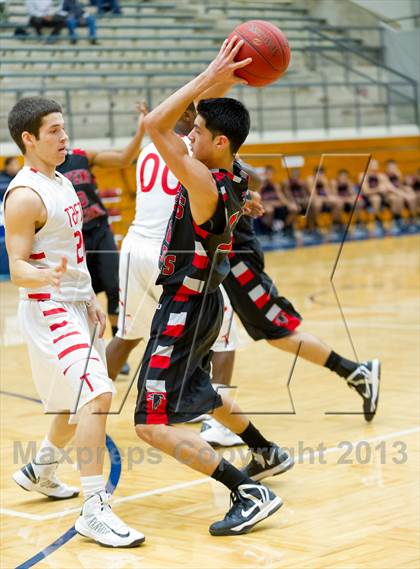 Thumbnail 1 in Stevens @ Taft photogallery.