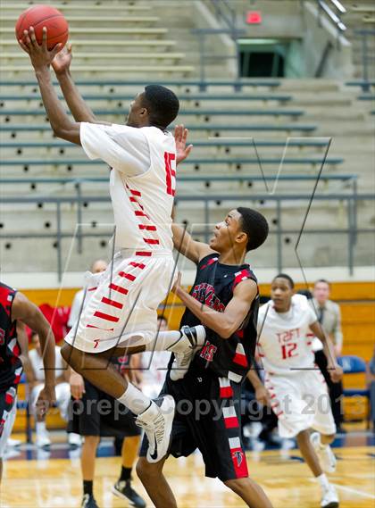 Thumbnail 1 in Stevens @ Taft photogallery.