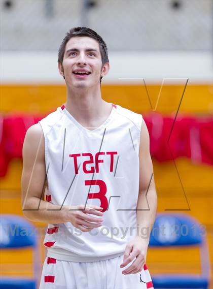 Thumbnail 1 in Stevens @ Taft photogallery.