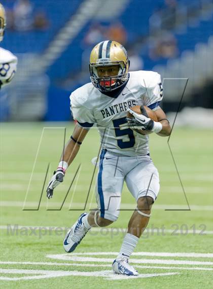 Thumbnail 1 in Madison vs. O'Connor (UIL 5A Division 1 Quarterfinal Playoff) photogallery.