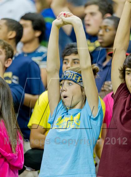 Thumbnail 3 in Madison vs. O'Connor (UIL 5A Division 1 Quarterfinal Playoff) photogallery.