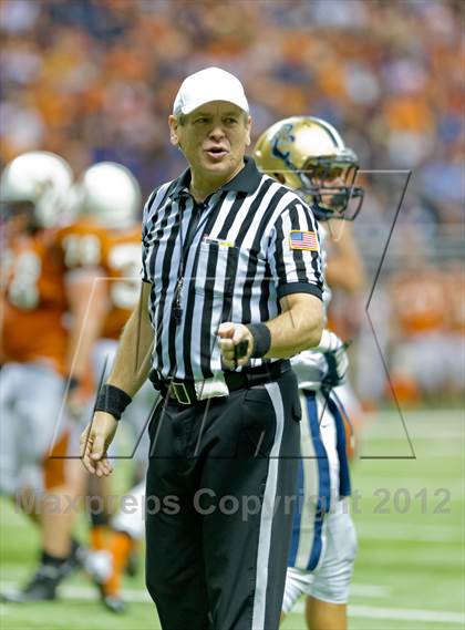 Thumbnail 2 in Madison vs. O'Connor (UIL 5A Division 1 Quarterfinal Playoff) photogallery.