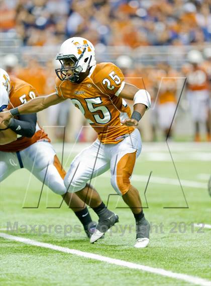Thumbnail 1 in Madison vs. O'Connor (UIL 5A Division 1 Quarterfinal Playoff) photogallery.