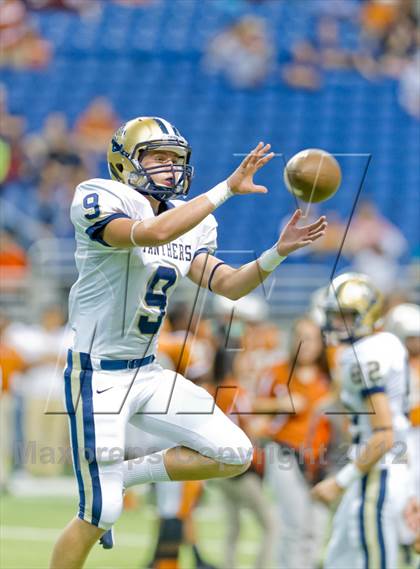 Thumbnail 1 in Madison vs. O'Connor (UIL 5A Division 1 Quarterfinal Playoff) photogallery.