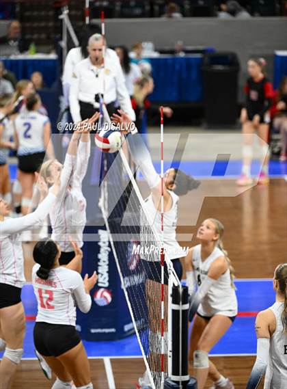 Thumbnail 2 in Battle Mountain vs. Palmer Ridge (CHSAA 4A 2nd Round) photogallery.