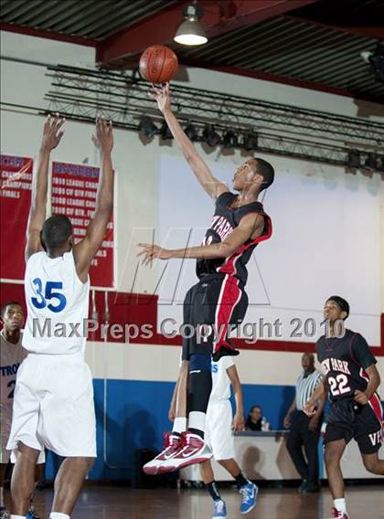 Thumbnail 3 in Lutheran vs. View Park (CIF SoCal D5 Playoffs) photogallery.