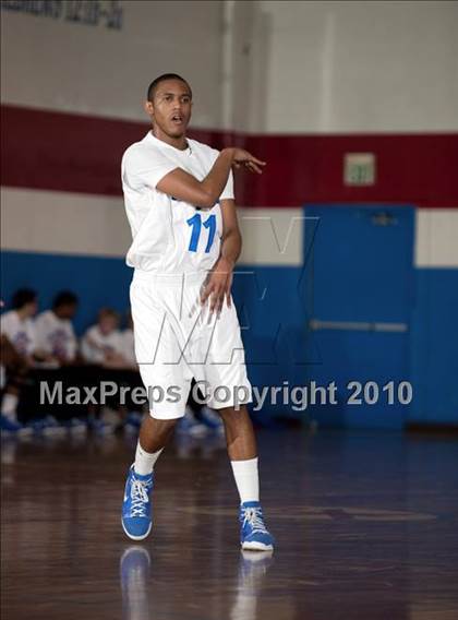 Thumbnail 1 in Lutheran vs. View Park (CIF SoCal D5 Playoffs) photogallery.