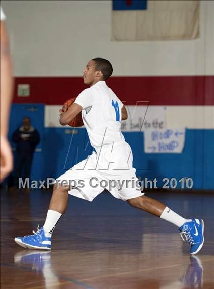 Thumbnail 3 in Lutheran vs. View Park (CIF SoCal D5 Playoffs) photogallery.